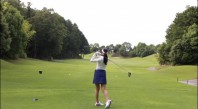 ゴルフ初心者飛距離女性1